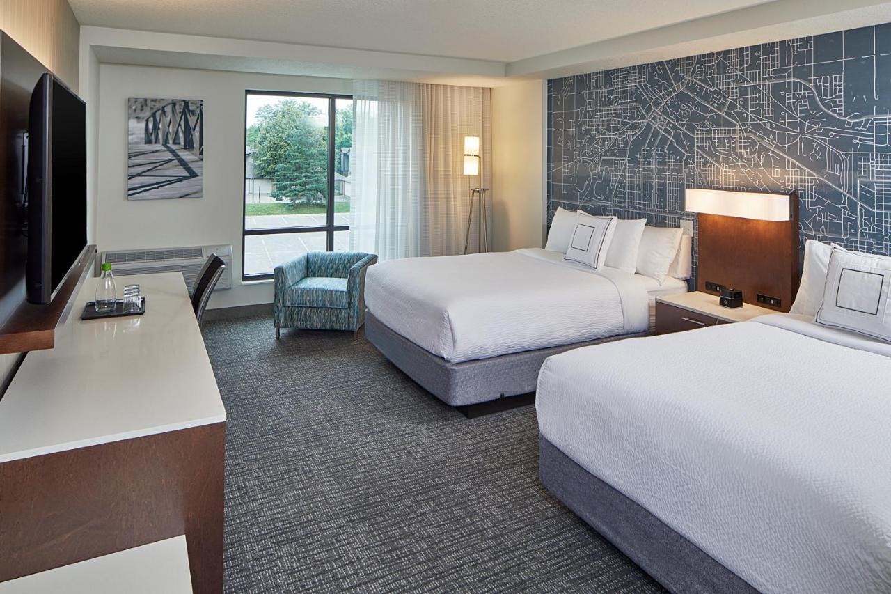 คอร์ตยาร์ด มินนีอาโพลิส เวสต์ Hotel เซนต์หลุยส์พาร์ค ภายนอก รูปภาพ